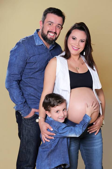 book-ensaio-fotografico-fotografia-fotos-foto-gestante-gravida-gestação-gravidez-familia-fotografo-profissional-porto-alegre-ar-livre-interno-estudio-externo-preto-e-branco-fabio-martins-foto-equipe-fotografo-de-gestantes-photography-photo-pregnancy'