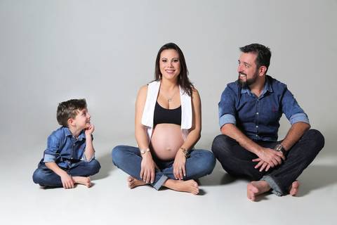 book-ensaio-fotografico-fotografia-fotos-foto-gestante-gravida-gestação-gravidez-familia-fotografo-profissional-porto-alegre-ar-livre-interno-estudio-externo-preto-e-branco-fabio-martins-foto-equipe-fotografo-de-gestantes-photography-photo-pregnancy'
