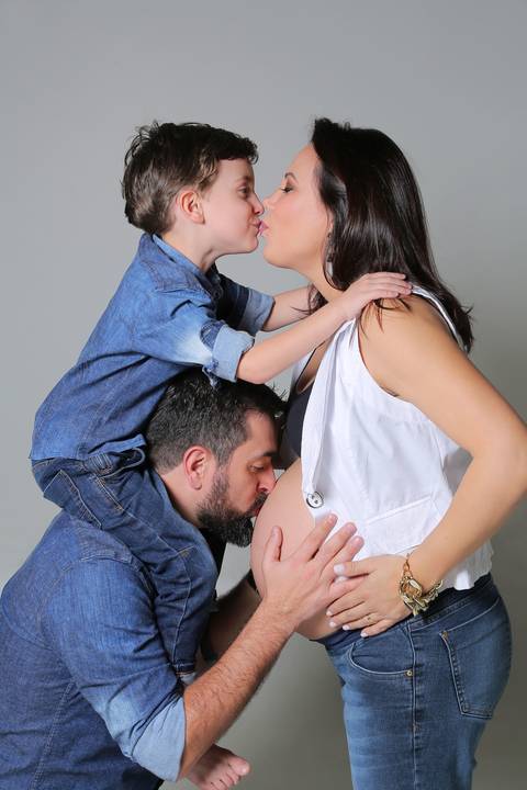 book-ensaio-fotografico-fotografia-fotos-foto-gestante-gravida-gestação-gravidez-familia-fotografo-profissional-porto-alegre-ar-livre-interno-estudio-externo-preto-e-branco-fabio-martins-foto-equipe-fotografo-de-gestantes-photography-photo-pregnancy'