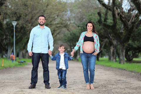 book-ensaio-fotografico-fotografia-fotos-foto-gestante-gravida-gestação-gravidez-familia-fotografo-profissional-porto-alegre-ar-livre-interno-estudio-externo-preto-e-branco-fabio-martins-foto-equipe-fotografo-de-gestantes-photography-photo-pregnancy'
