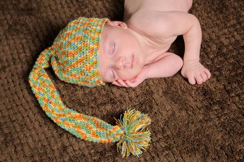 ensaio-fotografia-book-fotos-foto-bebe-recem-nascido-newborn-bebe-dormindo-conforto-profissional-fotografo-de-bebes-profissional-porto-alegre-estudio-climatizado-cenarios-para-fotos'