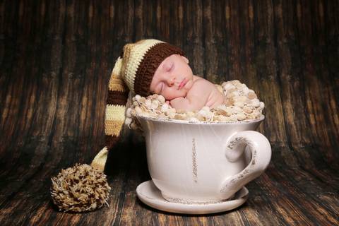 ensaio-fotografia-book-fotos-foto-bebe-recem-nascido-newborn-bebe-dormindo-conforto-profissional-fotografo-de-bebes-profissional-porto-alegre-estudio-climatizado-cenarios-para-fotos'