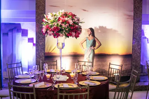 book-ensaio-fotografico-externo-urbano-moderno-atual-15-anos-debutante-trailer-festa-party-decoração-para-15-anos-vestido-maquiagem-paisagem-fotografo-profissional-o-melhor-fotografo-porto-alegre-fabio-martins-photographer-video-filme-mesa-doces'