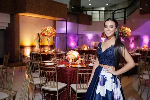 book-ensaio-fotografico-externo-urbano-moderno-atual-15-anos-debutante-trailer-festa-party-decoração-para-15-anos-vestido-maquiagem-paisagem-fotografo-profissional-o-melhor-fotografo-porto-alegre-fabio-martins-photographer-video-filme-curtametragem'