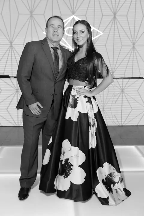 book-ensaio-fotografico-externo-urbano-moderno-atual-15-anos-debutante-trailer-festa-party-decoração-para-15-anos-vestido-maquiagem-paisagem-fotografo-profissional-o-melhor-fotografo-porto-alegre-fabio-martins-photographer-video-filme-curtametragem'