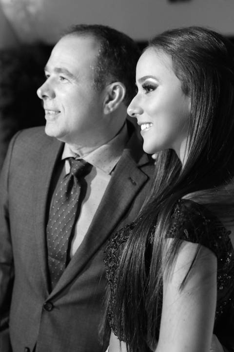 book-ensaio-fotografico-externo-urbano-moderno-atual-15-anos-debutante-trailer-festa-party-decoração-para-15-anos-vestido-maquiagem-paisagem-fotografo-profissional-o-melhor-fotografo-porto-alegre-fabio-martins-photographer-video-filme-curtametragem'