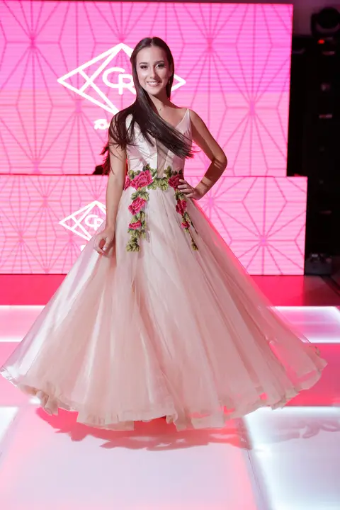 book-ensaio-fotografico-externo-urbano-moderno-atual-15-anos-debutante-trailer-festa-party-decoração-para-15-anos-vestido-maquiagem-paisagem-fotografo-profissional-o-melhor-fotografo-porto-alegre-fabio-martins-photographer-video-filme-curtametragem'