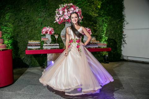 book-ensaio-fotografico-externo-urbano-moderno-atual-15-anos-debutante-trailer-festa-party-decoração-para-15-anos-vestido-maquiagem-paisagem-fotografo-profissional-o-melhor-fotografo-porto-alegre-fabio-martins-photographer-video-filme-curtametragem'