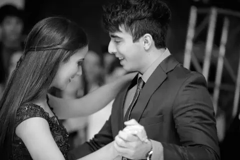 book-ensaio-fotografico-externo-urbano-moderno-atual-15-anos-debutante-trailer-festa-party-decoração-para-15-anos-vestido-maquiagem-paisagem-fotografo-profissional-o-melhor-fotografo-porto-alegre-fabio-martins-photographer-video-filme-curtametragem'