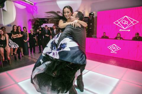 book-ensaio-fotografico-externo-urbano-moderno-atual-15-anos-debutante-trailer-festa-party-decoração-para-15-anos-vestido-maquiagem-paisagem-fotografo-profissional-o-melhor-fotografo-porto-alegre-fabio-martins-photographer-video-filme-curtametragem'