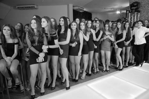 book-ensaio-fotografico-externo-urbano-moderno-atual-15-anos-debutante-trailer-festa-party-decoração-para-15-anos-vestido-maquiagem-paisagem-fotografo-profissional-o-melhor-fotografo-porto-alegre-fabio-martins-photographer-video-filme-curtametragem'