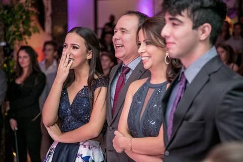 book-ensaio-fotografico-externo-urbano-moderno-atual-15-anos-debutante-trailer-festa-party-decoração-para-15-anos-vestido-maquiagem-paisagem-fotografo-profissional-o-melhor-fotografo-porto-alegre-fabio-martins-photographer-video-filme-curtametragem'