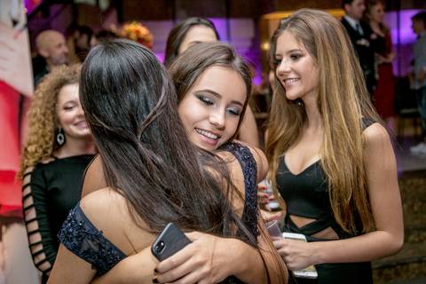 book-ensaio-fotografico-externo-urbano-moderno-atual-15-anos-debutante-trailer-festa-party-decoração-para-15-anos-vestido-maquiagem-paisagem-fotografo-profissional-o-melhor-fotografo-porto-alegre-fabio-martins-photographer-video-filme-curtametragem'