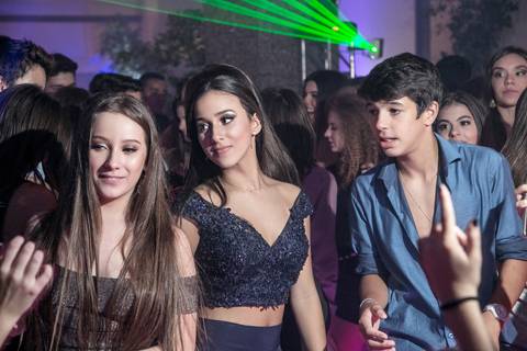 book-ensaio-fotografico-externo-urbano-moderno-atual-15-anos-debutante-trailer-festa-party-decoração-para-15-anos-vestido-maquiagem-paisagem-fotografo-profissional-o-melhor-fotografo-porto-alegre-fabio-martins-photographer-video-filme-curtametragem'