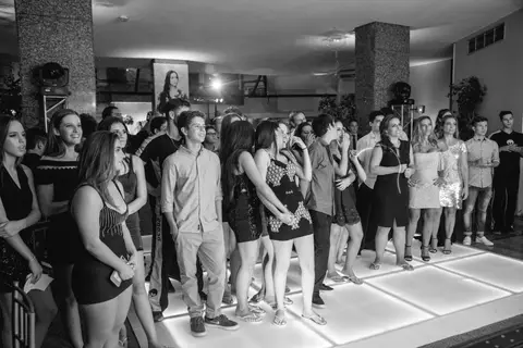 book-ensaio-fotografico-externo-urbano-moderno-atual-15-anos-debutante-trailer-festa-party-decoração-para-15-anos-vestido-maquiagem-paisagem-fotografo-profissional-o-melhor-fotografo-porto-alegre-fabio-martins-photographer-video-filme-curtametragem'