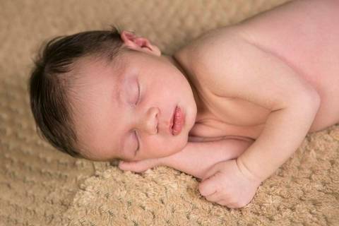 newborn-ensaio-gestante-recem-nascido-fotografo-profissional-porto-alegre-gravida-aespera-doce-espera-meu-mundo-rosa-newbornphotography-newborns-newborngirl-newbornposing-momtobe-newbornart-newbornshoot-acompanhamento-mensal-bebe-foto-bebe-fabio-martins'