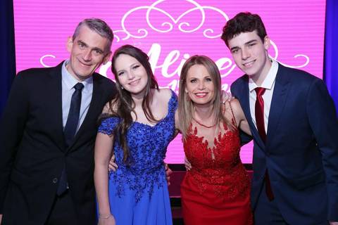 fotografia-festa-de-15-anos-aniversário-debutante-debut-2019-debutante2020-inesquecivel-foto-festa-vestido-sapato-maquiagem-adolescente-fabio-martins-fotografo-profissional-porto-alegre-party-photography-photos-shoot'