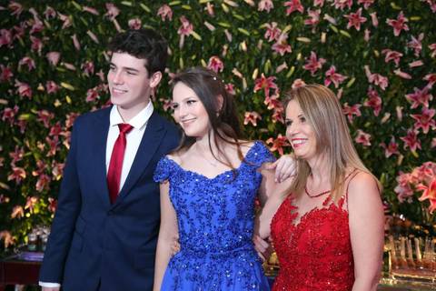 fotografia-festa-de-15-anos-aniversário-debutante-debut-2019-debutante2020-inesquecivel-foto-festa-vestido-sapato-maquiagem-adolescente-fabio-martins-fotografo-profissional-porto-alegre-party-photography-photos-shoot'