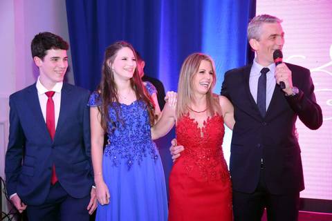 fotografia-festa-de-15-anos-aniversário-debutante-debut-2019-debutante2020-inesquecivel-foto-festa-vestido-sapato-maquiagem-adolescente-fabio-martins-fotografo-profissional-porto-alegre-party-photography-photos-shoot'