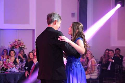 fotografia-festa-de-15-anos-aniversário-debutante-debut-2019-debutante2020-inesquecivel-foto-festa-vestido-sapato-maquiagem-adolescente-fabio-martins-fotografo-profissional-porto-alegre-party-photography-photos-shoot'