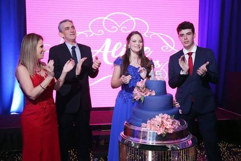 fotografia-festa-de-15-anos-aniversário-debutante-debut-2019-debutante2020-inesquecivel-foto-festa-vestido-sapato-maquiagem-adolescente-fabio-martins-fotografo-profissional-porto-alegre-party-photography-photos-shoot'