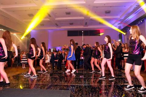 fotografia-festa-de-15-anos-aniversário-debutante-debut-2019-debutante2020-inesquecivel-foto-festa-vestido-sapato-maquiagem-adolescente-fabio-martins-fotografo-profissional-porto-alegre-party-photography-photos-shoot'