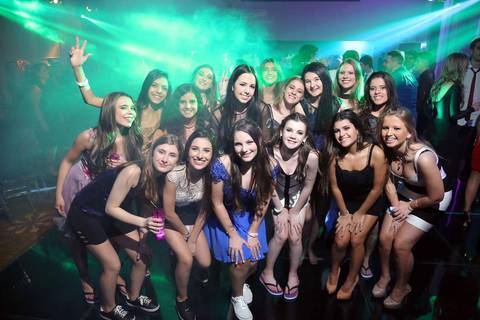 fotografia-festa-de-15-anos-aniversário-debutante-debut-2019-debutante2020-inesquecivel-foto-festa-vestido-sapato-maquiagem-adolescente-fabio-martins-fotografo-profissional-porto-alegre-party-photography-photos-shoot'