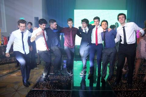 fotografia-festa-de-15-anos-aniversário-debutante-debut-2019-debutante2020-inesquecivel-foto-festa-vestido-sapato-maquiagem-adolescente-fabio-martins-fotografo-profissional-porto-alegre-party-photography-photos-shoot'