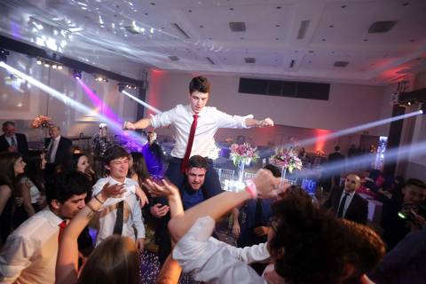 fotografia-festa-de-15-anos-aniversário-debutante-debut-2019-debutante2020-inesquecivel-foto-festa-vestido-sapato-maquiagem-adolescente-fabio-martins-fotografo-profissional-porto-alegre-party-photography-photos-shoot'