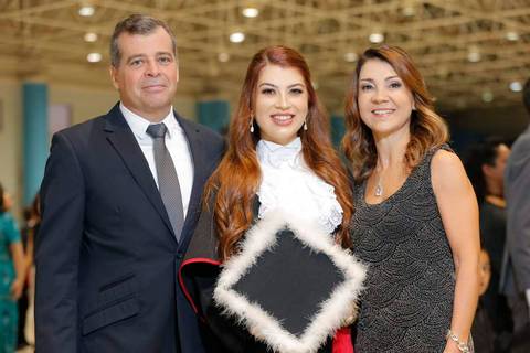 formatura-formanda-puc-pucrs-universidade-faculdade-curso-direito-direitopuc-porto-alegre-formatura-formei-fotografo-foto-fotos-fotografia-fotografos-profissional-porto-alegre-colação-de-grau-prova-de-togas-recepção-fabio-martins-photographer-photos'