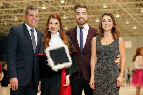 formatura-formanda-puc-pucrs-universidade-faculdade-curso-direito-direitopuc-porto-alegre-formatura-formei-fotografo-foto-fotos-fotografia-fotografos-profissional-porto-alegre-colação-de-grau-prova-de-togas-recepção-fabio-martins-photographer-photos'