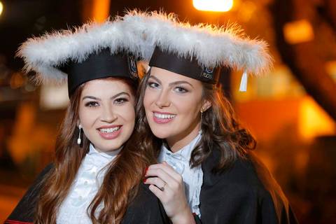 formatura-formanda-puc-pucrs-universidade-faculdade-curso-direito-direitopuc-porto-alegre-formatura-formei-fotografo-foto-fotos-fotografia-fotografos-profissional-porto-alegre-colação-de-grau-prova-de-togas-recepção-fabio-martins-photographer-photos'