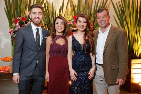 formatura-formanda-puc-pucrs-universidade-faculdade-curso-direito-direitopuc-porto-alegre-formatura-formei-fotografo-foto-fotos-fotografia-fotografos-profissional-porto-alegre-colação-de-grau-prova-de-togas-recepção-fabio-martins-photographer-photos'