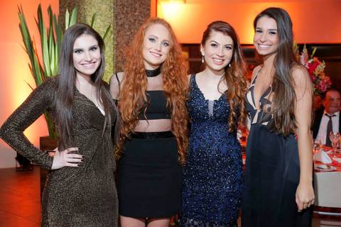 formatura-formanda-puc-pucrs-universidade-faculdade-curso-direito-direitopuc-porto-alegre-formatura-formei-fotografo-foto-fotos-fotografia-fotografos-profissional-porto-alegre-colação-de-grau-prova-de-togas-recepção-fabio-martins-photographer-photos'