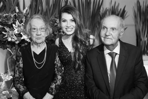 formatura-formanda-puc-pucrs-universidade-faculdade-curso-direito-direitopuc-porto-alegre-formatura-formei-fotografo-foto-fotos-fotografia-fotografos-profissional-porto-alegre-colação-de-grau-prova-de-togas-recepção-fabio-martins-photographer-photos'