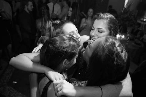 formatura-formanda-puc-pucrs-universidade-faculdade-curso-direito-direitopuc-porto-alegre-formatura-formei-fotografo-foto-fotos-fotografia-fotografos-profissional-porto-alegre-colação-de-grau-prova-de-togas-recepção-fabio-martins-photographer-photos'