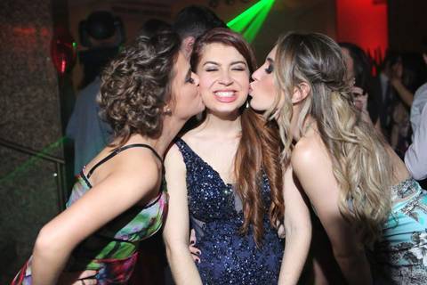 formatura-formanda-puc-pucrs-universidade-faculdade-curso-direito-direitopuc-porto-alegre-formatura-formei-fotografo-foto-fotos-fotografia-fotografos-profissional-porto-alegre-colação-de-grau-prova-de-togas-recepção-fabio-martins-photographer-photos'