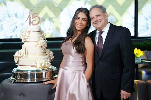 foto-fotos-fotografia-photo-shoot-foto15anos-festa-festalinda-festa15anos-debut-debutante-debutando-2019-2020-maquiagem-teen-jovem-making-og-aniversario-quinzeanos-quinze-fifteen-party-fotografo-fotografos-fabio-martins-porto-alegre-associação-leopoldina'