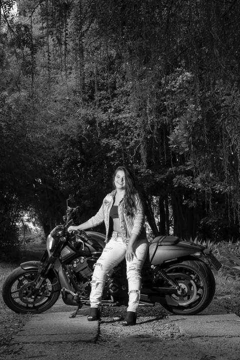 book-ensaio-fotos-foto-fotografia-fotografo-fotografico-15-anos-quinze-anos-debutante-adolescente-jovem-externo-urbano-ar-livre-shoot-photoshoot-fabio-martins-foto-equipe-profissional-professional-photographer-photography-vestido-make-salto-dicas-ideias'