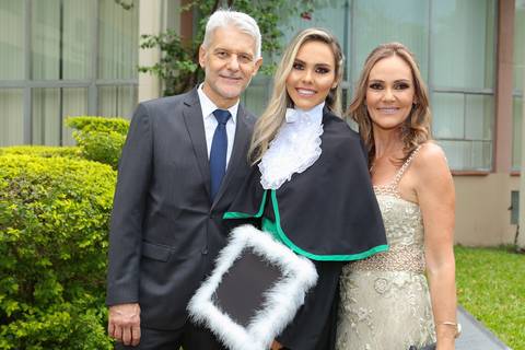 formatura-formanda-formando-meformei-medicina-futura-medica-ufrgs-universidade-federal-rio-grande-do-sul-federal-gaucha-porto-alegre-foto-fotos-fotografo-profissional-colação-de-grau-prova-de-togas-salao-de-atos-fabio-martins-foto-equipe-proffisional'