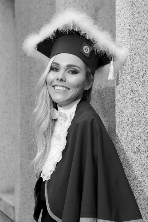 formatura-formanda-formando-meformei-medicina-futura-medica-ufrgs-universidade-federal-rio-grande-do-sul-federal-gaucha-porto-alegre-foto-fotos-fotografo-profissional-colação-de-grau-prova-de-togas-salao-de-atos-fabio-martins-foto-equipe-proffisional'