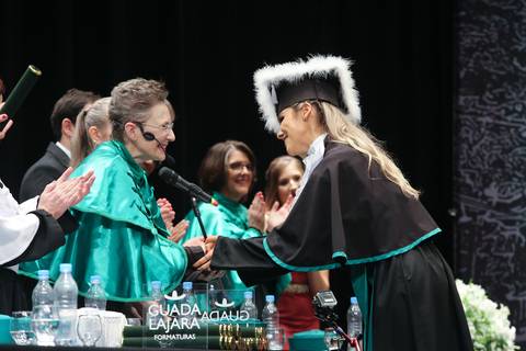 formatura-formanda-formando-meformei-medicina-futura-medica-ufrgs-universidade-federal-rio-grande-do-sul-federal-gaucha-porto-alegre-foto-fotos-fotografo-profissional-colação-de-grau-prova-de-togas-salao-de-atos-fabio-martins-foto-equipe-proffisional'