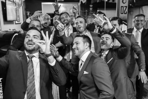 casamento-weddin-wedding-video-video-filmagem-igreja-foto-fotografo-film-filme-filmaker-profissional-casar-casei-porto-alegre-noivado-noivos-casamento2020-casamento2019-noiva2020-noivo2020-noiva2019-foto-fotografia-fotografo-fabio-martins-foto-equipe'