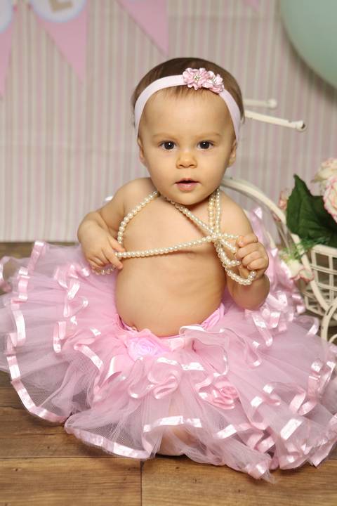 ensaio-externo-infantil-1-ano-acompanhamento-book-foto-fotos-fotografia-ensaio-menina-bebe-baby-nenê-ensaio-book-shoot-shooting-fabio-martins-fotografo-profissional-smash-the-cake-em-estudio-bolo-rosa-cenario-fabio-martins-foto-equipe'