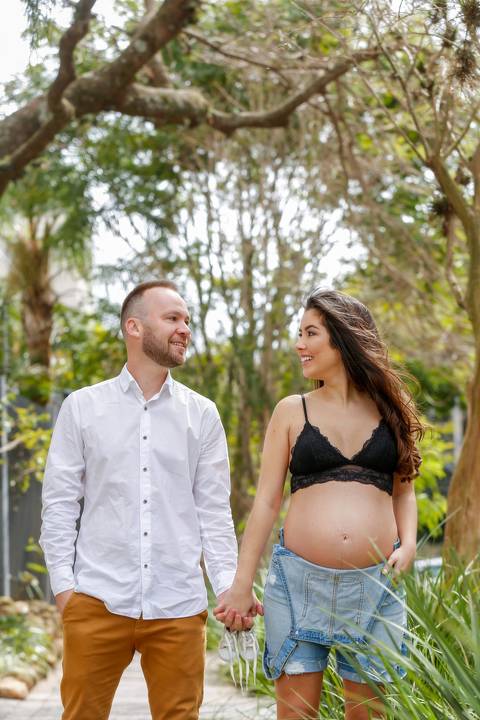 gravida-gravidez-gestacao-gravidos-gestante-gravidinha-maternidade-ensaiogravida-ensaiogestante-fotogestante-ensaio-gestante-externo-moderno-estudio-gravidivda-gestanteslindas-fotografo-fotografia-pgotographer-pregnant-porto-alegre-gravida-bebeacaminho'