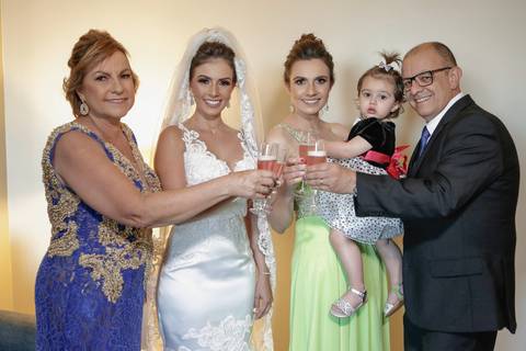 fotos-de-casamento-fotos-noiva-making-of-porto-alegre-casal-noiva-noivo-fotos-fotografia-fotógrafo-porto-alegre-wedding-porto-alegre-fotografo-profissional-vestido-de-noiva-penteado-noiva-casamento'