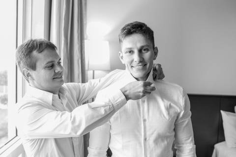 fotos-de-casamento-fotos-noiva-making-of-porto-alegre-casal-noiva-noivo-fotos-fotografia-fotógrafo-porto-alegre-wedding-porto-alegre-fotografo-profissional-vestido-de-noiva-penteado-noiva-casamento-making-of-noivo'