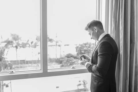 fotos-de-casamento-fotos-noiva-making-of-porto-alegre-casal-noiva-noivo-fotos-fotografia-fotógrafo-porto-alegre-wedding-porto-alegre-fotografo-profissional-vestido-de-noiva-penteado-noiva-casamento-making-of-noivo'