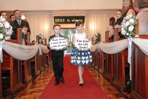 fotos-de-casamento-fotos-noiva-making-of-porto-alegre-casal-noiva-noivo-fotos-fotografia-fotógrafo-porto-alegre-wedding-porto-alegre-fotografo-profissional-vestido-de-noiva-penteado-noiva-casamento-making-of-noivo-daminha-e-pagem'