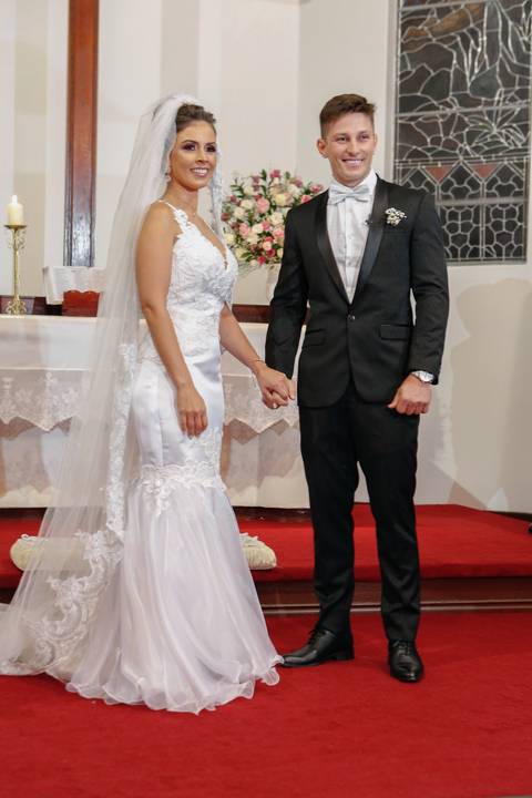 fotos-de-casamento-fotos-noiva-making-of-porto-alegre-casal-noiva-noivo-fotos-fotografia-fotógrafo-porto-alegre-wedding-porto-alegre-fotografo-profissional-vestido-de-noiva-penteado-noiva-casamento-chegada-noiva-na-igreja-decimonia-de-casamento'